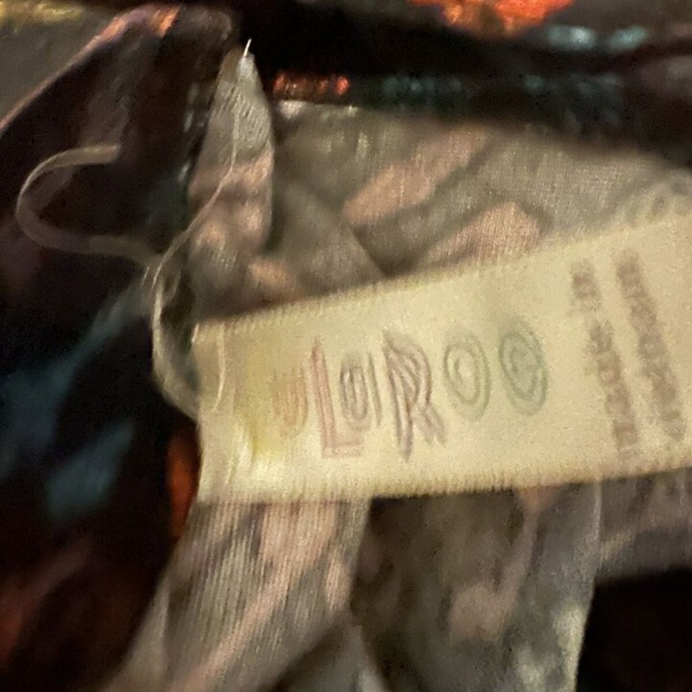 3 pairs of LuLaRoe leggings all One Size (OS) & 1 LuLaRoe Shirt with sleeves 2XL - Picture 3 of 4